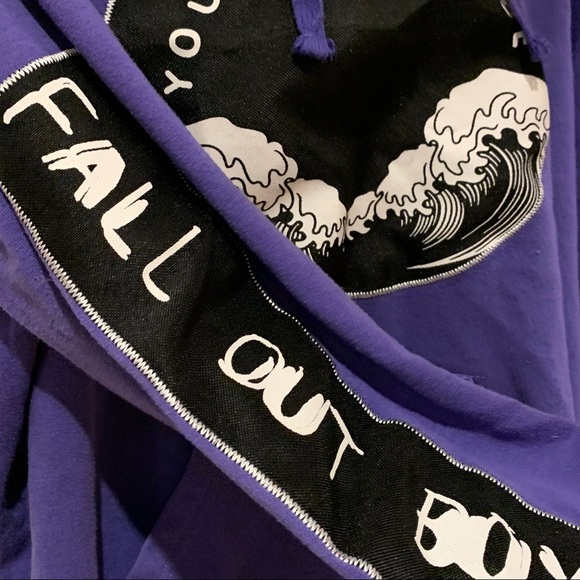 FALL OUT BOY MANIA HOODIE - Picture 2 of 3